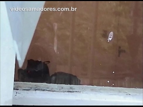 ❤️ Возбужденный мужик смотрит на свою подругу с другим парнем, записывает трах видео, не беспокоя парочку ☑ Ебля на нашем сайте ️❤